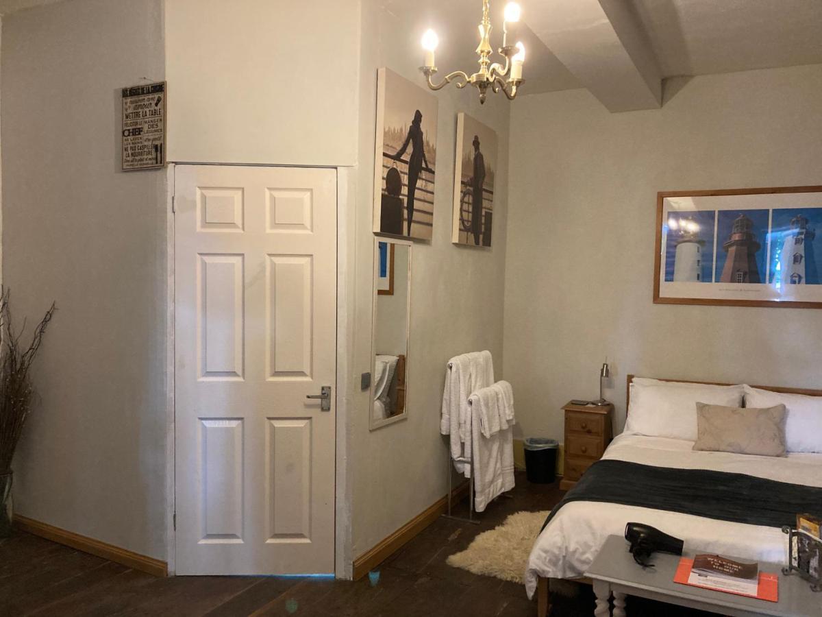 7 Dagnaud De La Tude Our Family Farmhouse Style Home With En-Suite Montboyer Dış mekan fotoğraf